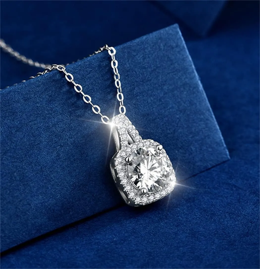 14K Gold Plated Heart Diamond Necklace Sparkle Solitaire Pendant Halo Necklace for Women Classic Luxury Love Clavicle Neckband Valentine's Day Gift