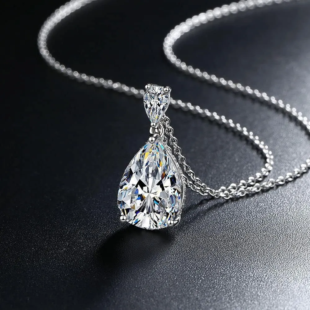 14K Gold Plated Heart Diamond Necklace Sparkle Solitaire Pendant Halo Necklace for Women Classic Luxury Love Clavicle Neckband Valentine's Day Gift