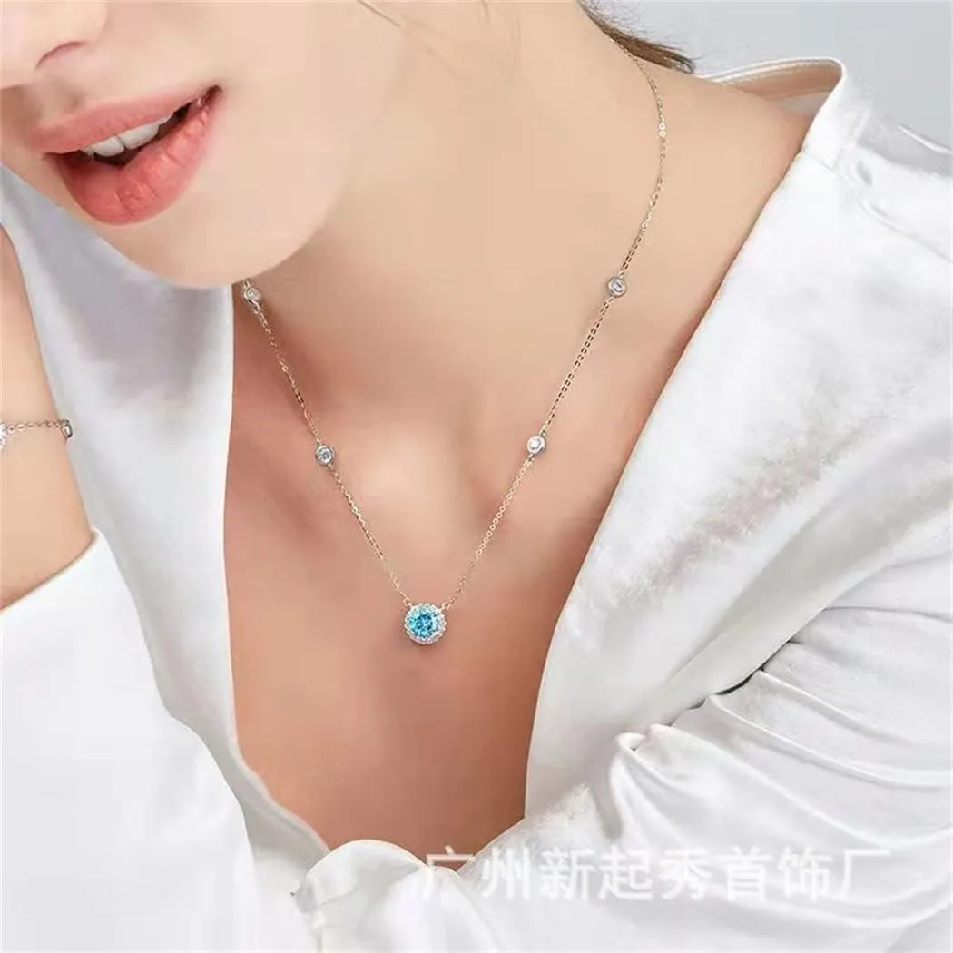 14K Gold Plated Heart Diamond Necklace Sparkle Solitaire Pendant Halo Necklace for Women Classic Luxury Love Clavicle Neckband Valentine's Day Gift