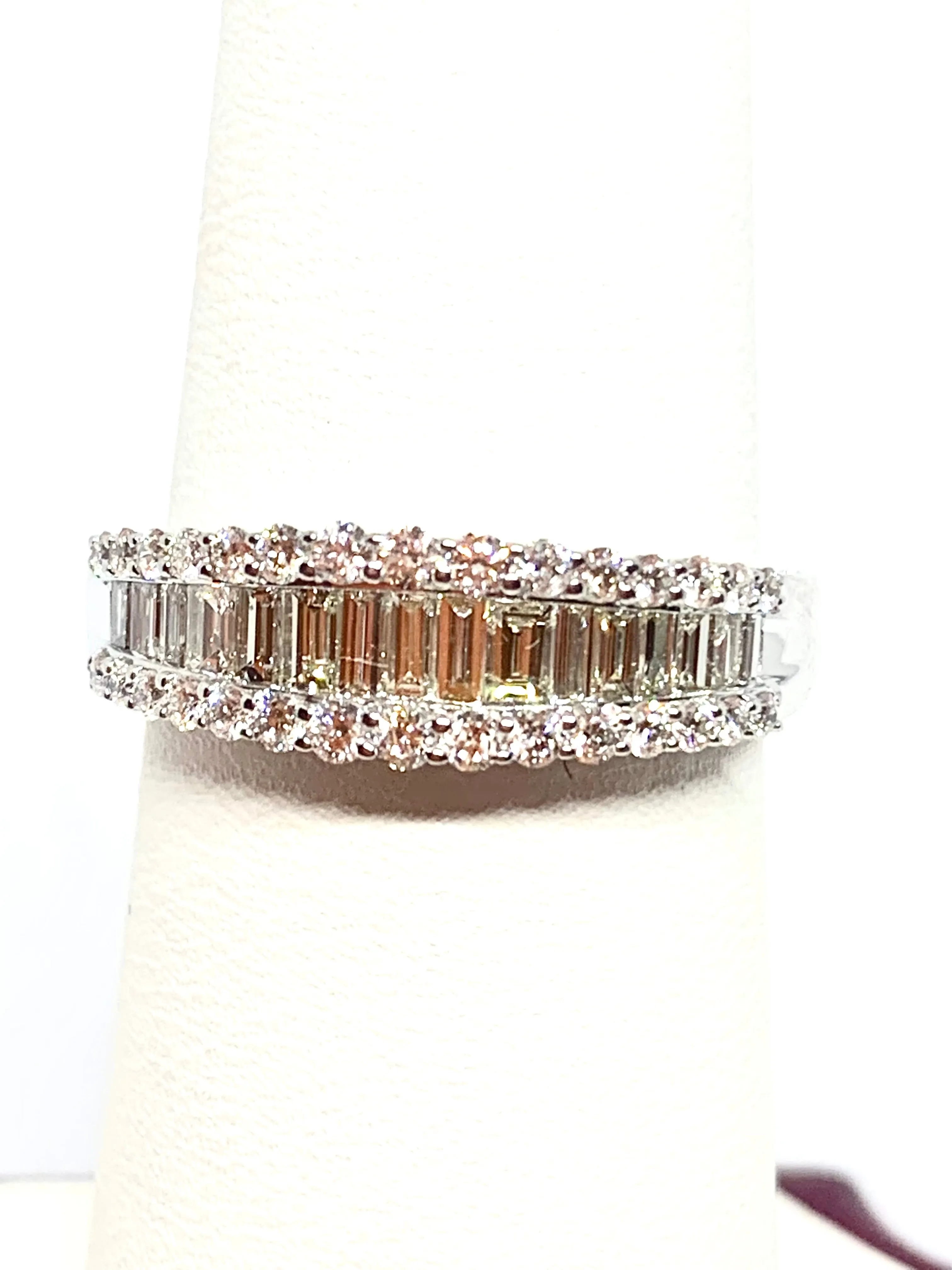 14kt White Gold Diamond Anniversary Ring