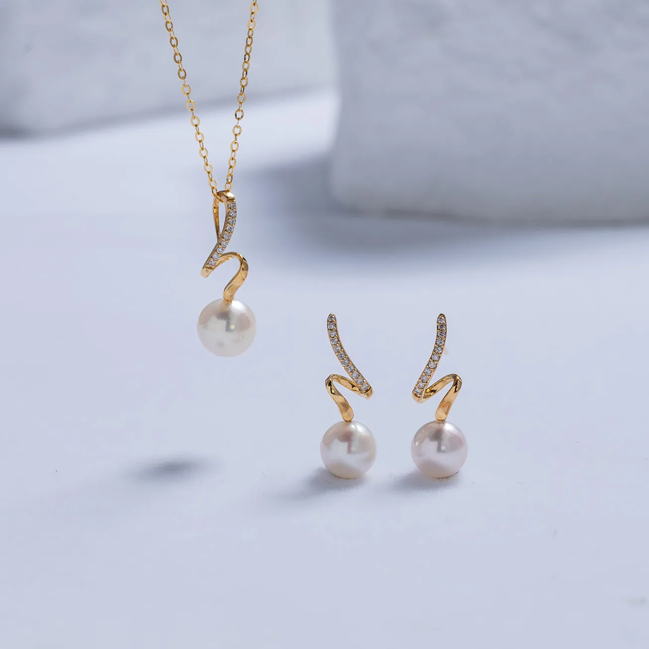 18K Solid Gold Diamond Hanadama Akoya Pearl Necklace KN00135