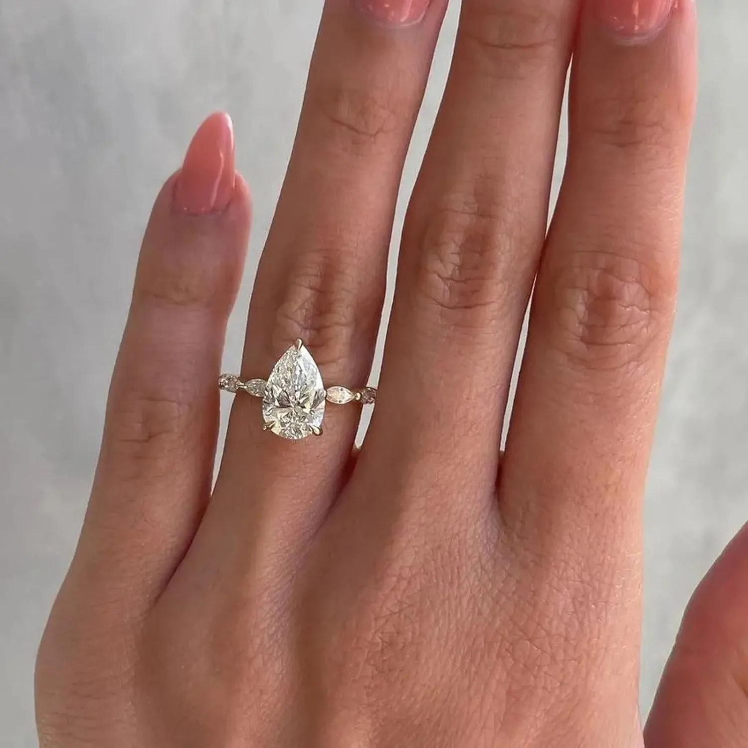 2.3 Carat (ctw) Pear Cut Moissanite Engagement Rings for Women Sterling Silver D Color Moissanite Pear Shaped Promise Ring Size 4-12