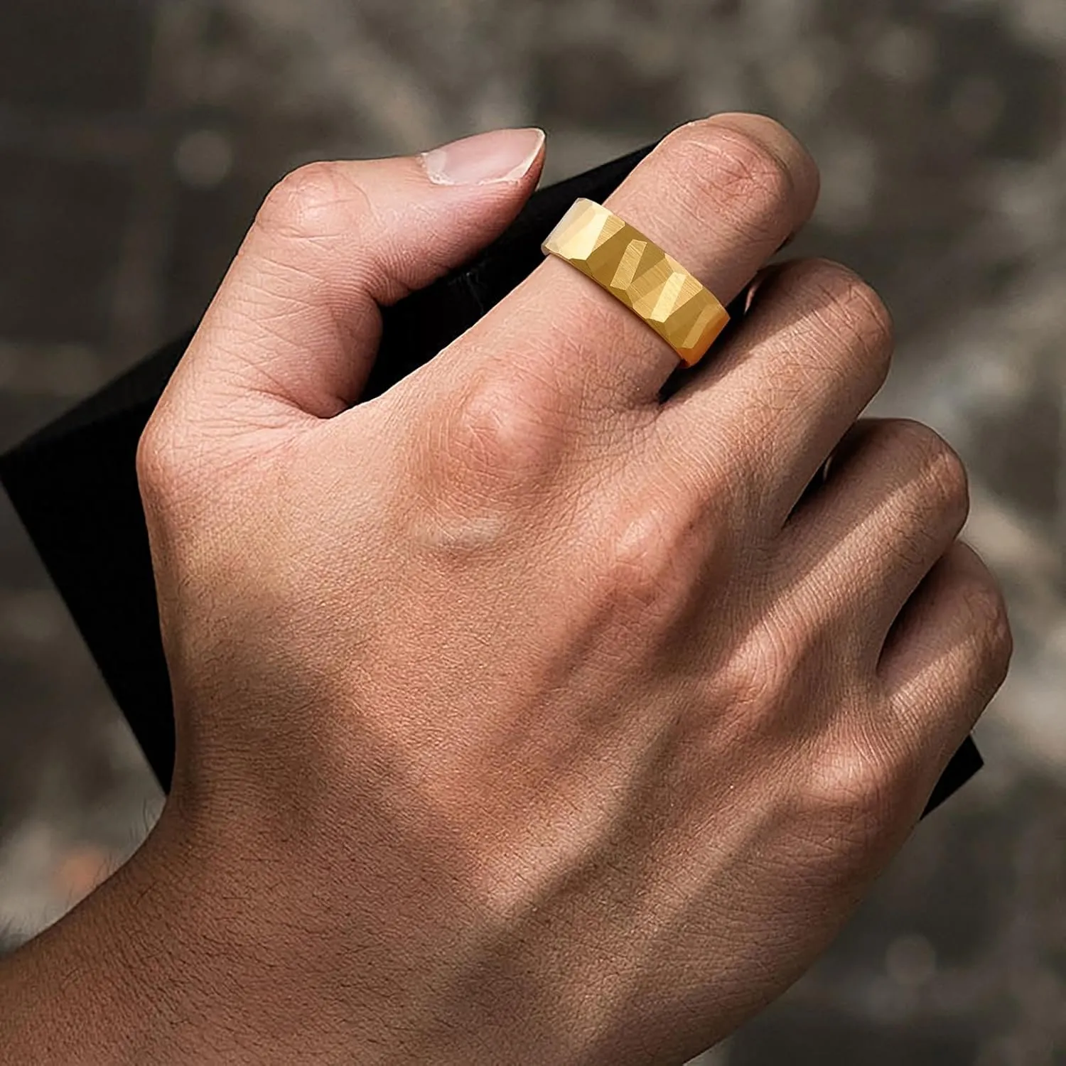 6MM 8mm Black/silver/gold Tungsten Rings for Men Womens Couple Fashion Jewelry Promise Engagement Wedding Band Hammered Inner ring inlaid with olive wood Carbide Polished Edge Comfort Fit