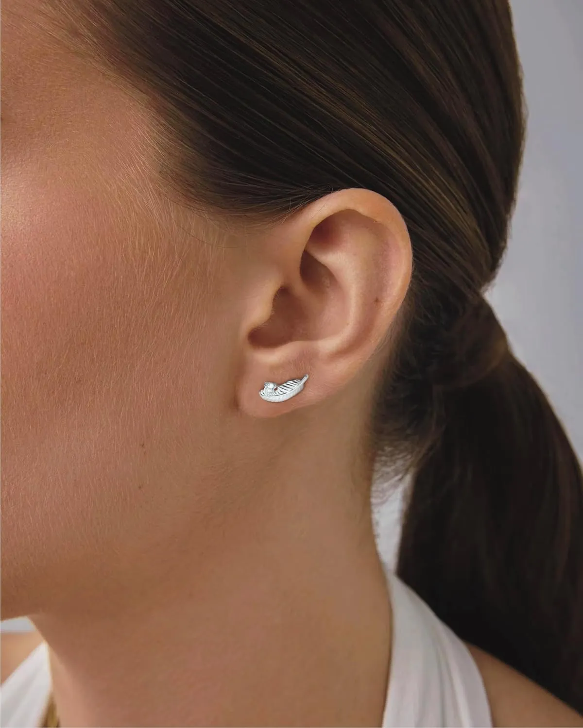 925 Sterling Silver Tiny Feather Stud Earrings/Screw Back