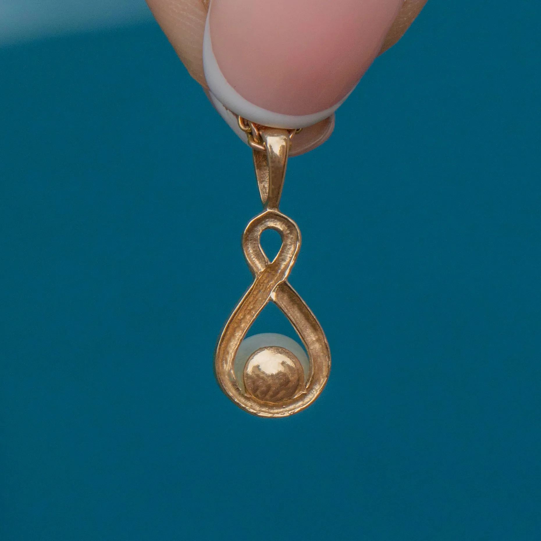 9ct Gold Pearl Twist Charm