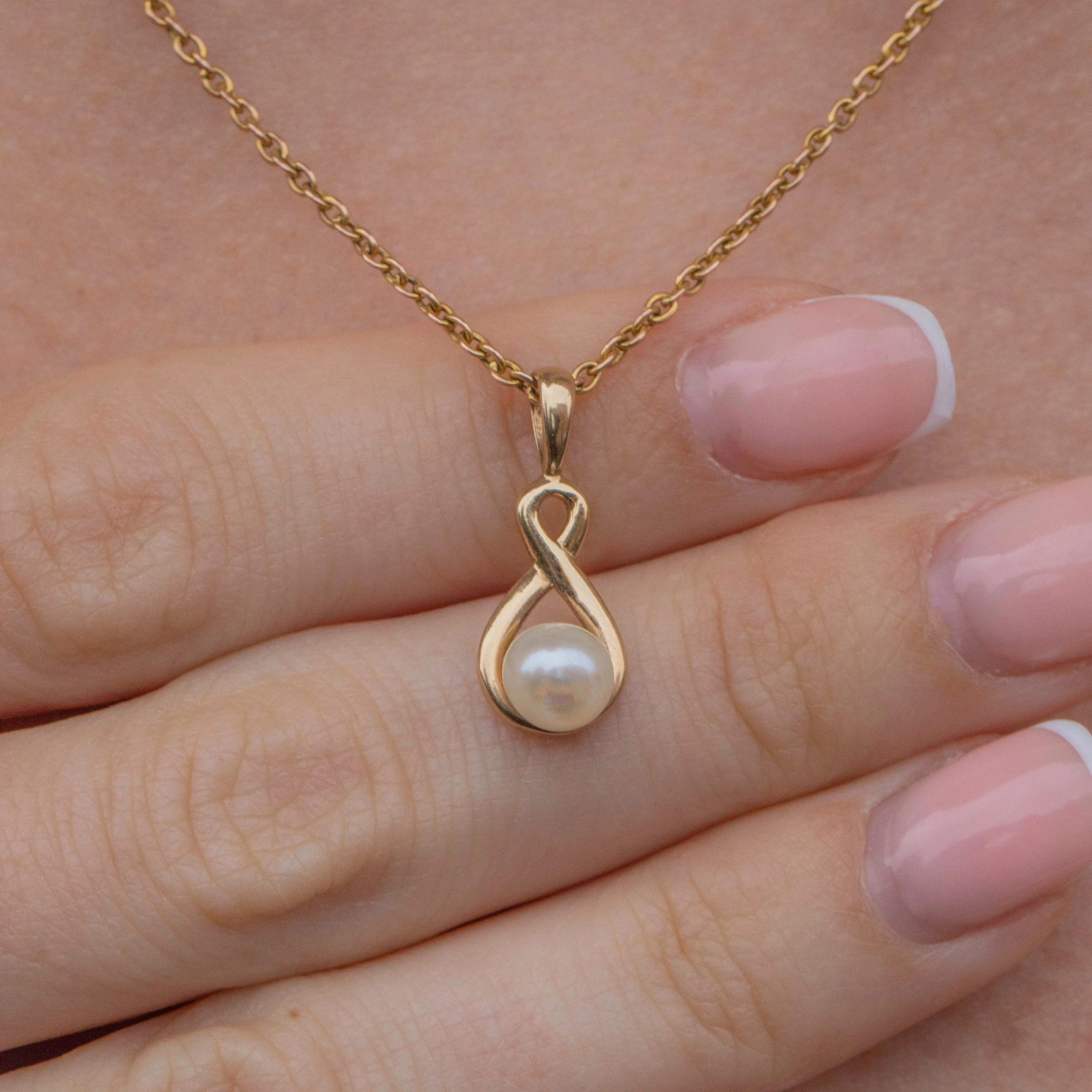 9ct Gold Pearl Twist Charm