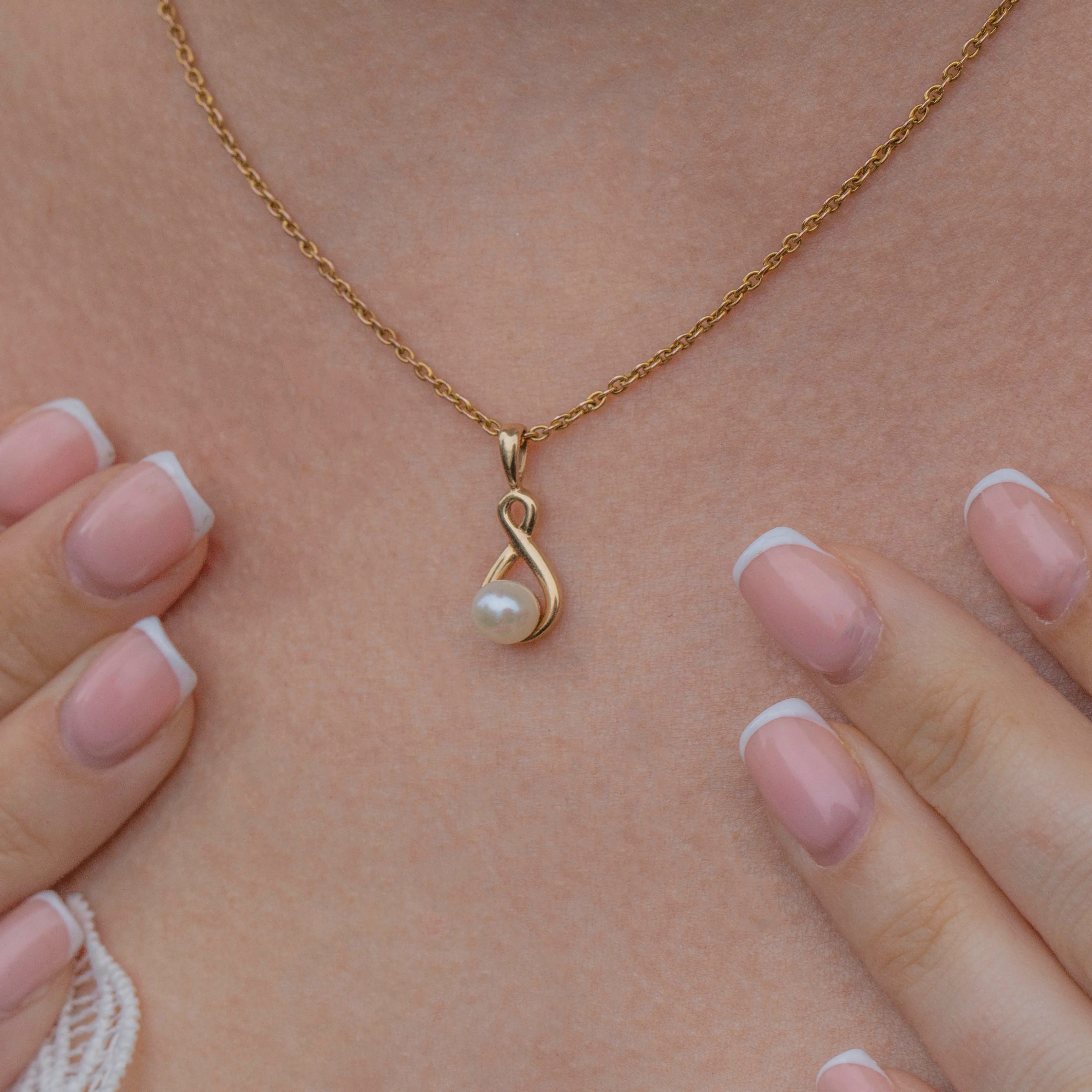 9ct Gold Pearl Twist Charm