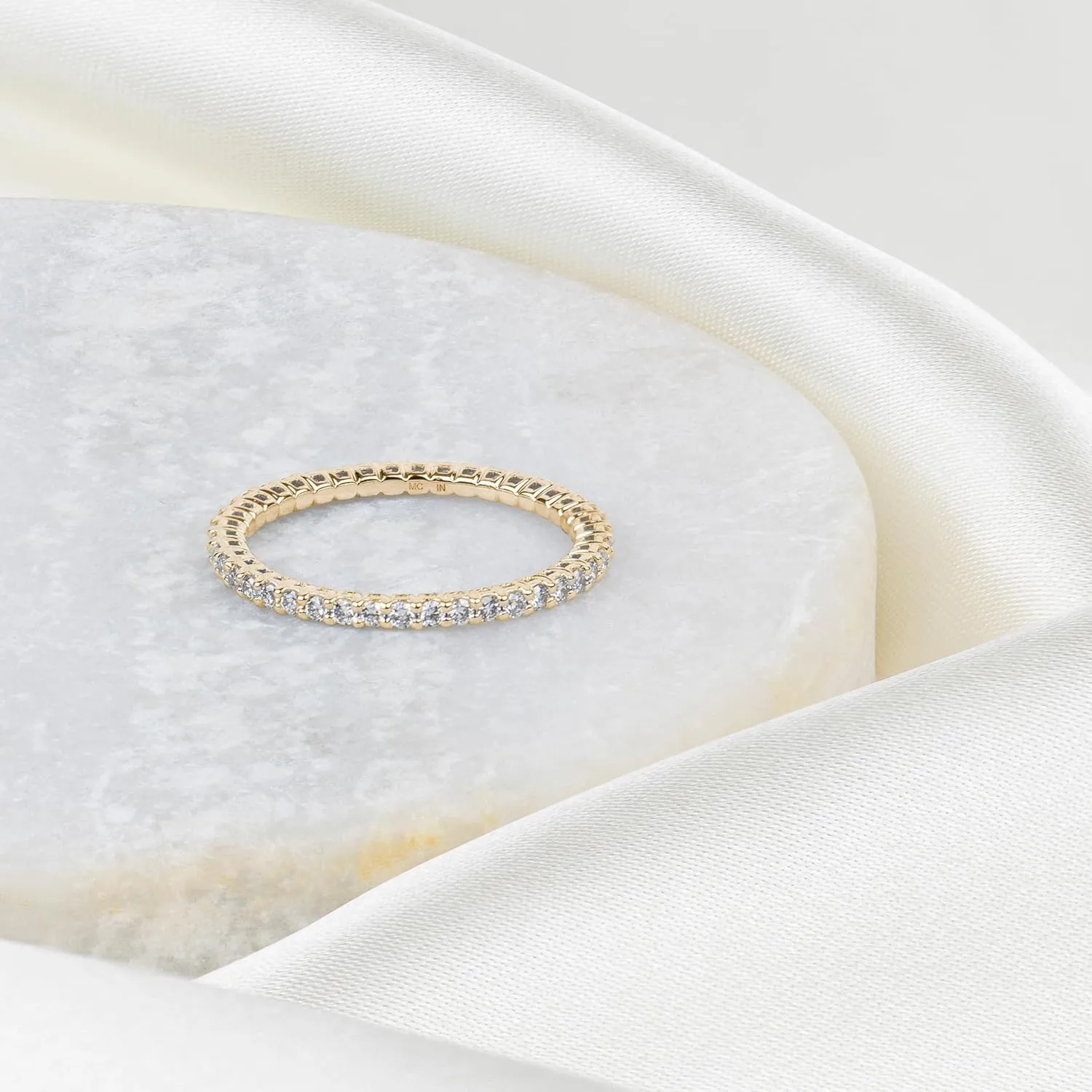 Amazon Essentials IGI Certified Lab Grown Diamond Eternity Band in Solid 14k Gold (VS1-VS2 Clarity, G-H Color) - Eternity Ring - Stackable Rings for Women