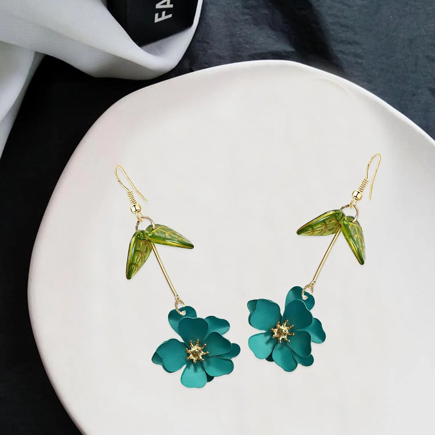 Boho Flower Dangle Earrings Cute Green Leaf Fairy Statement Summer Refreshing Seaside Idyllic Holiday Earrings