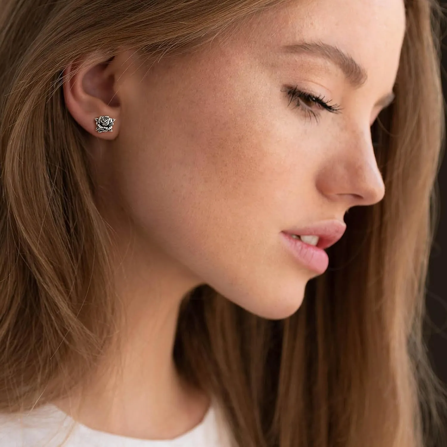 CHIC & ARTSY Sterling Silver Flower Stud Earrings - Dainty, Hypoallergenic Mothers Day Earrings