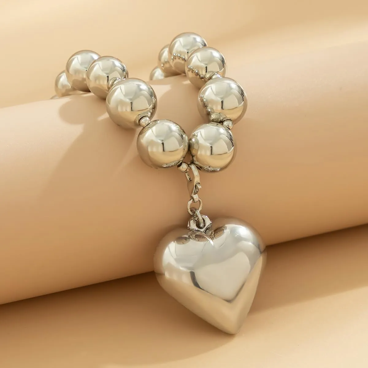 Chunky Choker Necklace for Women Gold Silver Heart Pendant Necklace Pearl Beads Necklace Punk Y2k Accessories Trendy Jewelry Gifts