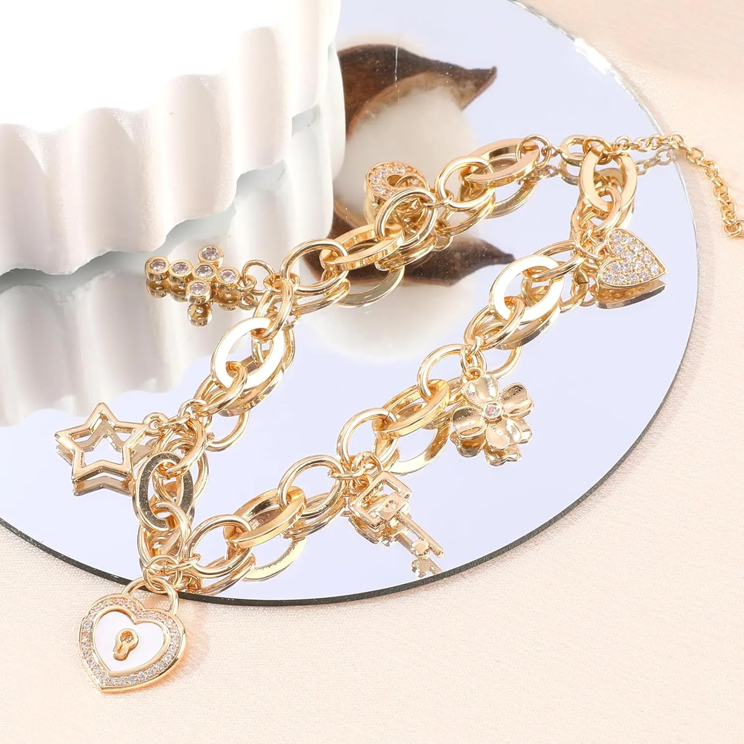 Cute Gold Charm Link Bracelet for Women Sunflower Butterfly Daisy Flower Pearl Insect Flower Clover Lock Key Heart Charm Bracelet CZ Snowman Snowflake Pendant Spring Summer Christmas Jewelry Gifts