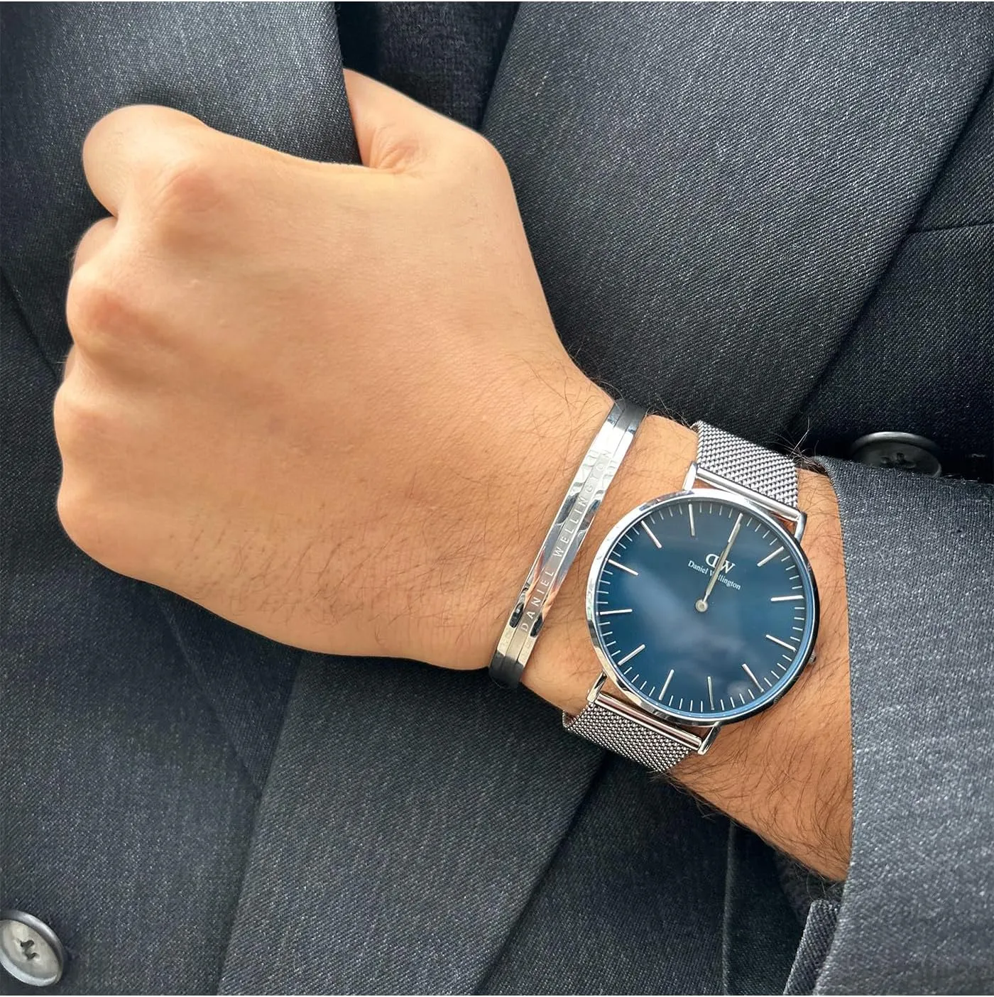 Daniel Wellington Classic Mens Watch - 40mm Case, Japanese Quartz Movement, Mesh Stainless Steel or Leather Strap, Water Resistant, Analog Watch for Men