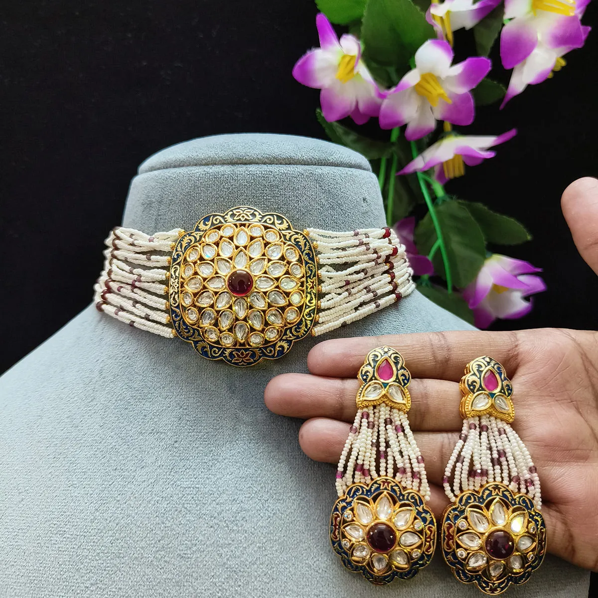 Designer Gold Plated Royal Kundan & Choker Style Necklace With Earrings (D396)