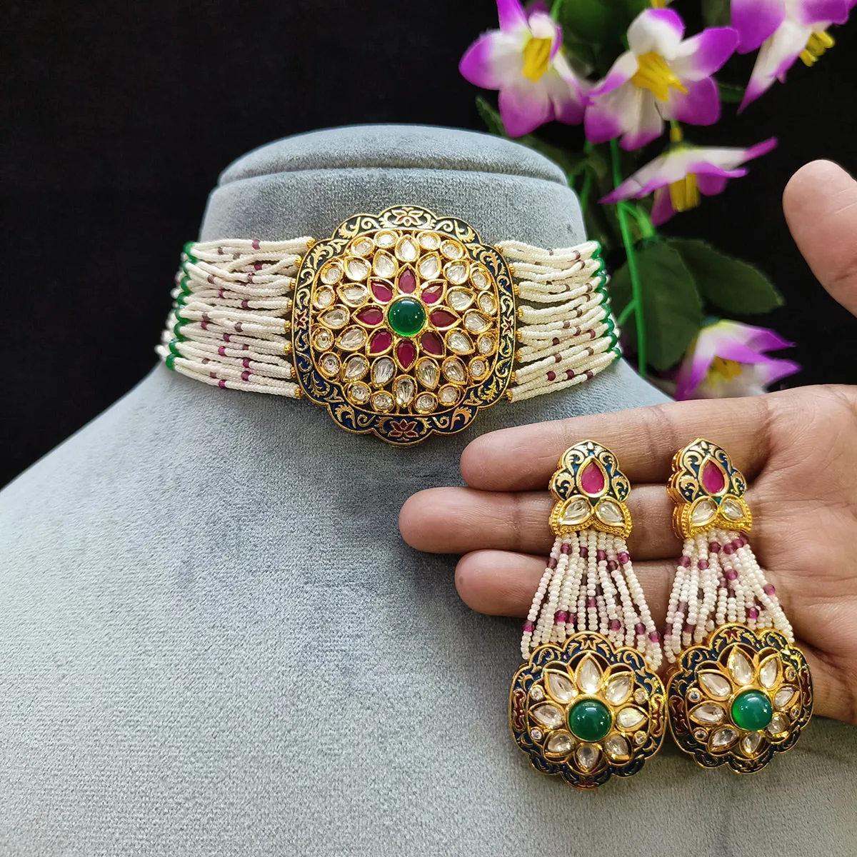 Designer Gold Plated Royal Kundan & Choker Style Necklace With Earrings (D396)