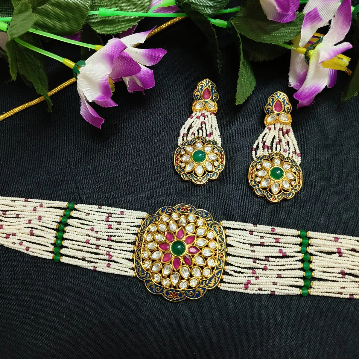 Designer Gold Plated Royal Kundan & Choker Style Necklace With Earrings (D396)