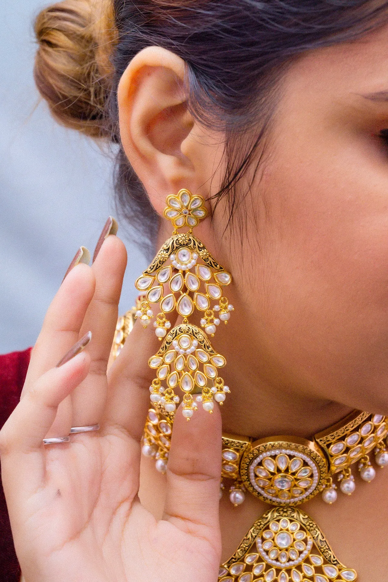 Designer Gold Plated Royal Kundan Choker Style Necklace with Earrings (D887)