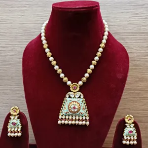 Designer Gold Plated Royal Kundan Pendant Set (D331)