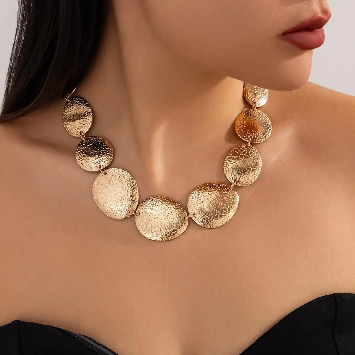 Elegant Gold Choker Necklace and Earring Set for Women, Textured Jewelry Set, Statement Necklace & Drop Earrings for Parties and Events