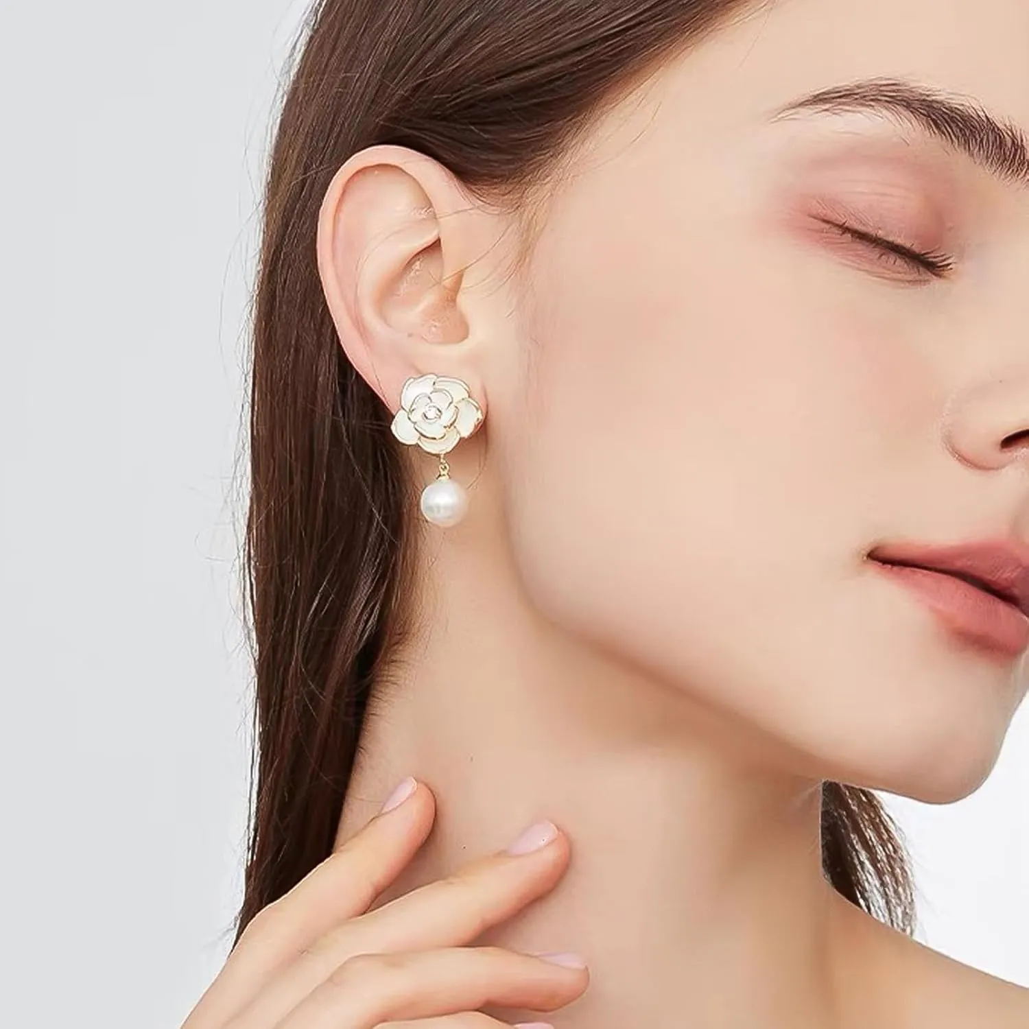 Gold Pearl Dangle Earrings for Women, Trendy Vintage Statement Flower Heart Drop Earrings Lightweight Hypoallergenic Jewelry for Her