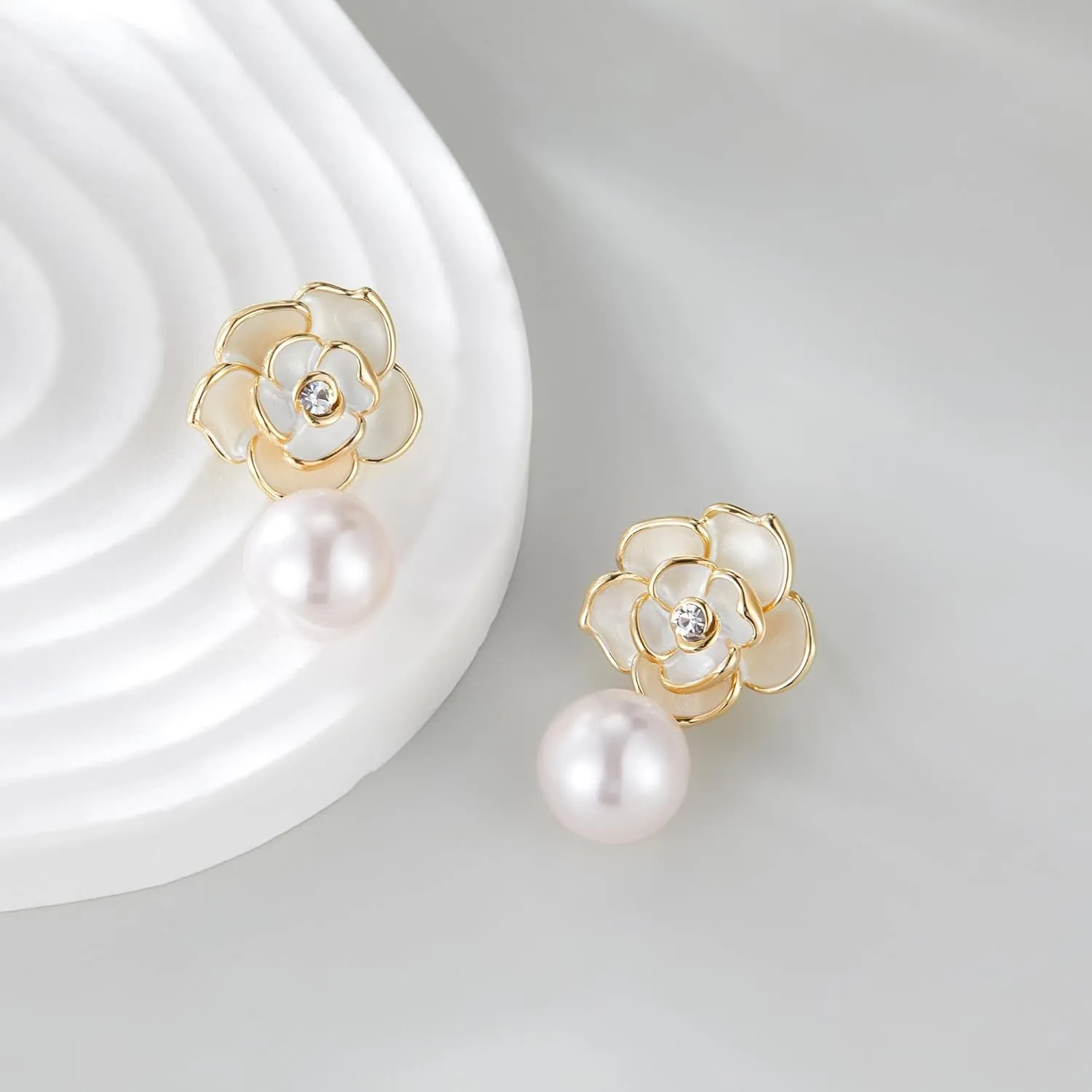 Gold Pearl Dangle Earrings for Women, Trendy Vintage Statement Flower Heart Drop Earrings Lightweight Hypoallergenic Jewelry for Her