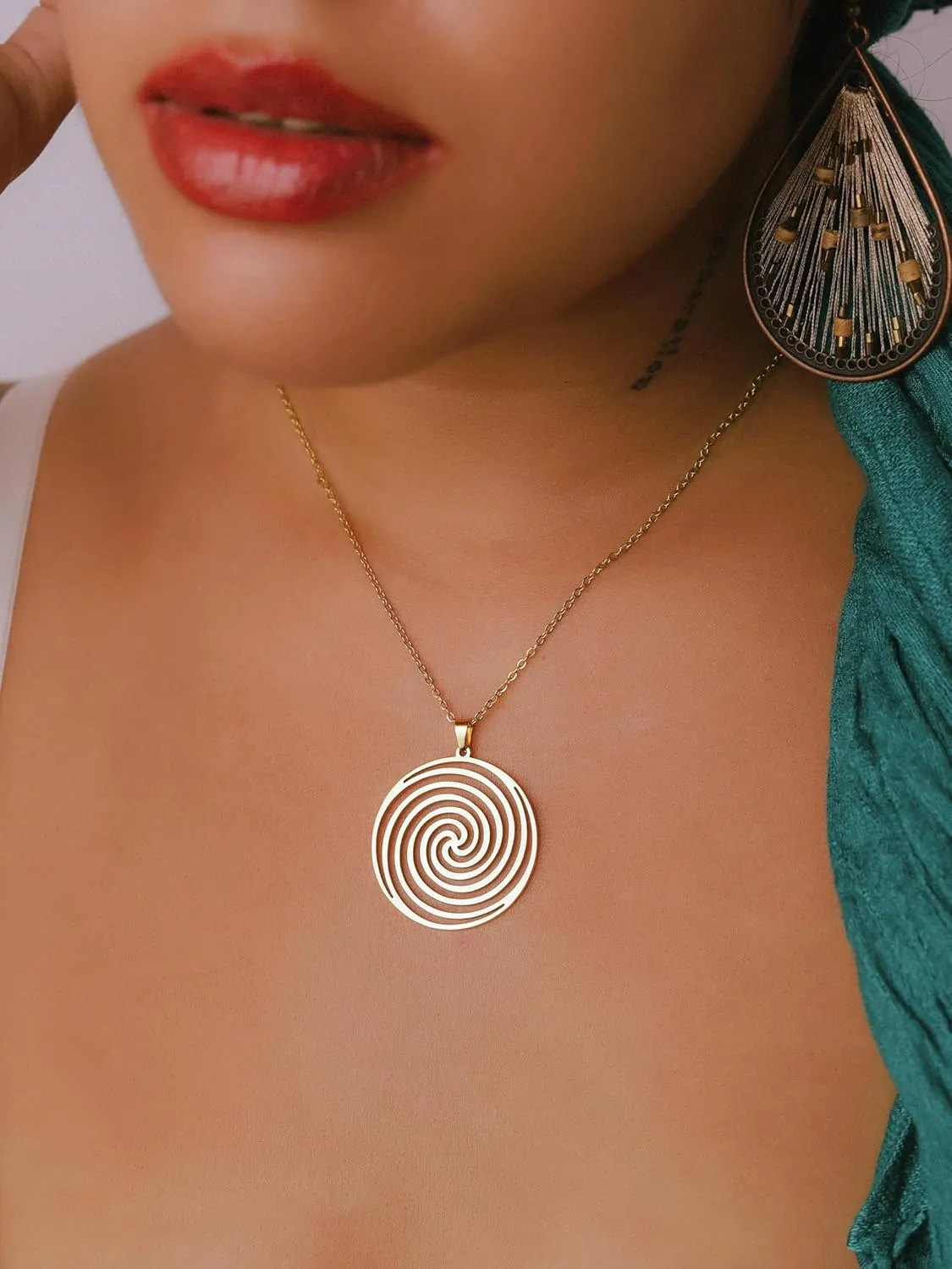 MINACHI Gold Plated Stainless Steel Geometric Pendant Chain Necklace, Vintage Fashion Statement Jewelry Gift for Women