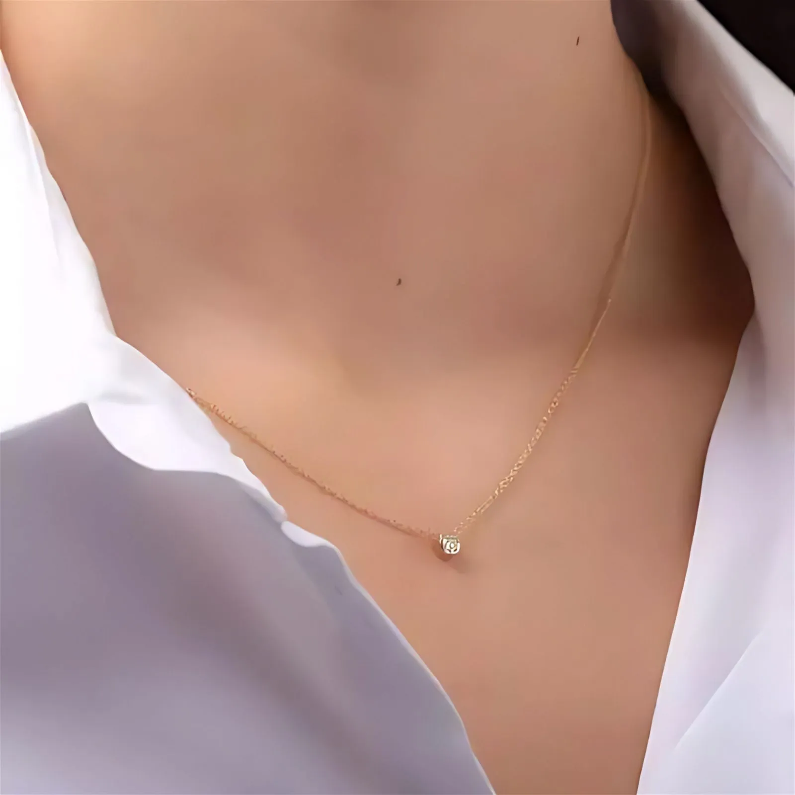 Minimalistic White Diamond Necklace
