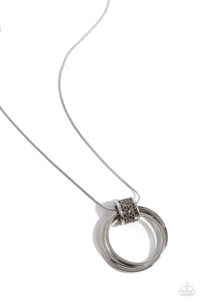 Paparazzi Necklace ~ In the Swing of RINGS - Silver
