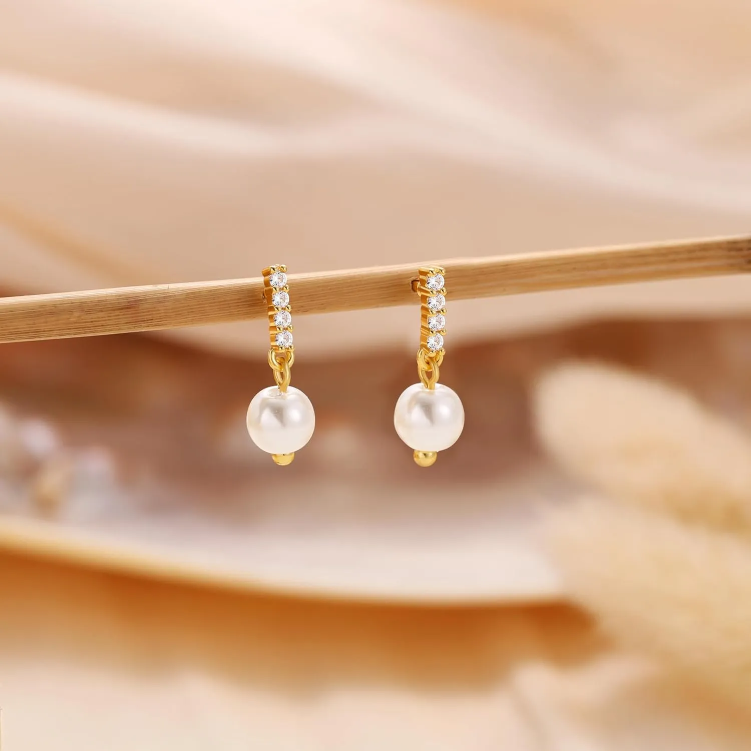 Pearl Earrings for Women, Gold Hoop Earrings for Women Trendy 14K Gold Pearl Huggie Earrings Dangle Drop Studs Dainty Hypoallergenic Hoop Earrings Jewelry Gifts for Women