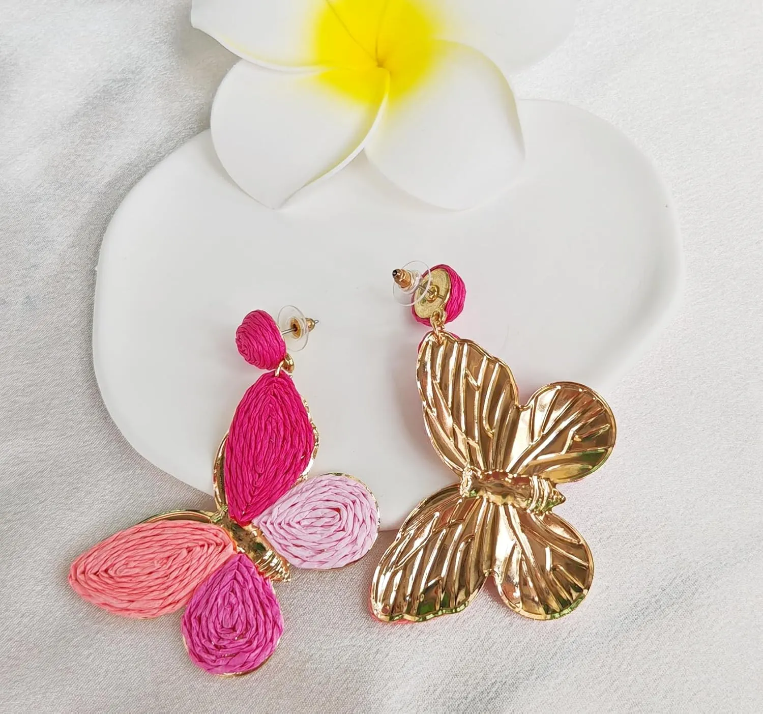 Raffia Colorful Butterfly Earrings, Gradient Ramp Raffia Straw Wrapped Statement Butterflies Handmade Earring for Women, Summer Mix Color Boho Dangle Tropical Beach Jewelry Gift