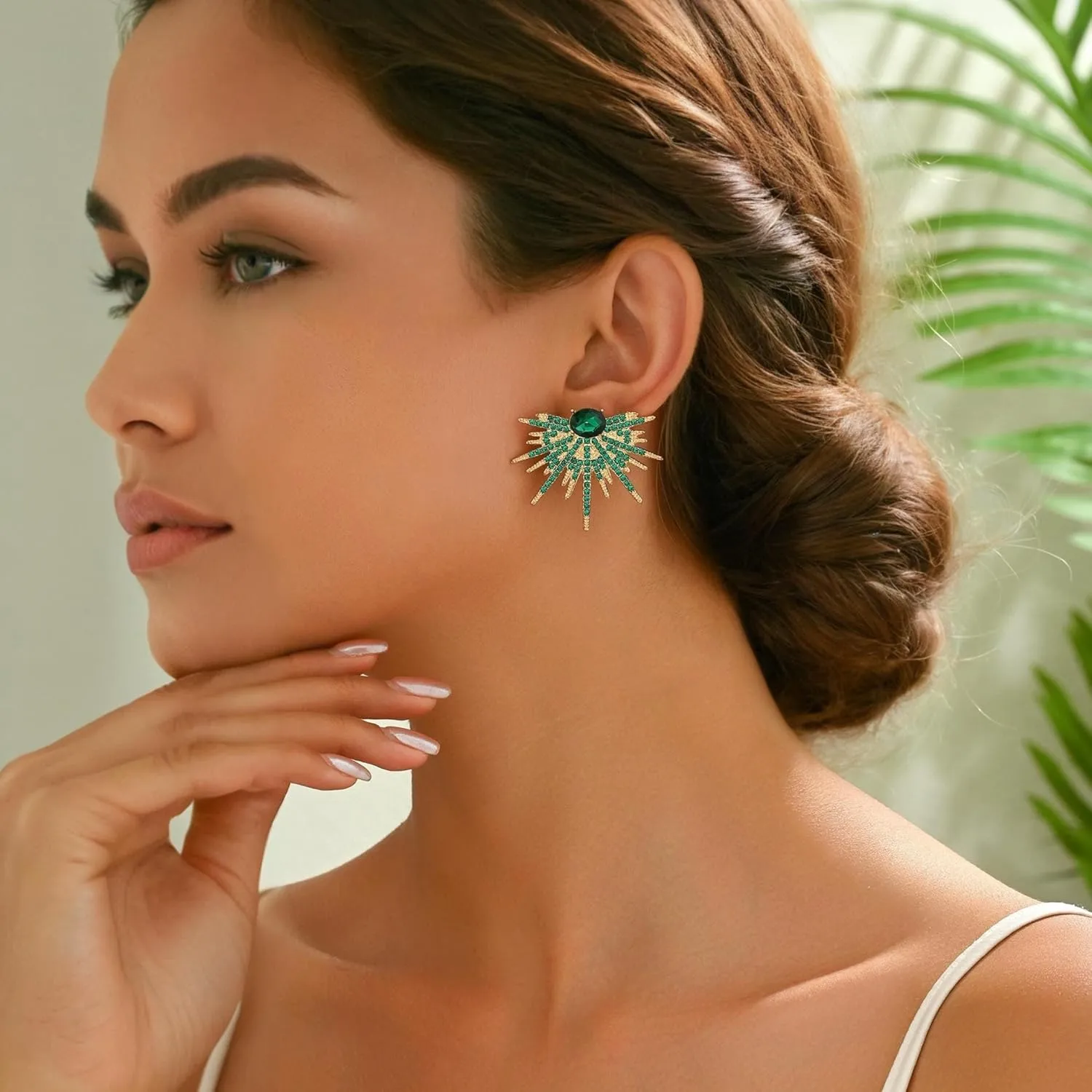 Rhinestone Half Sun Stud Earrings for Women Fashion Statement Jewelry Luxury Sunburst Earrings for Wedding Party Prom