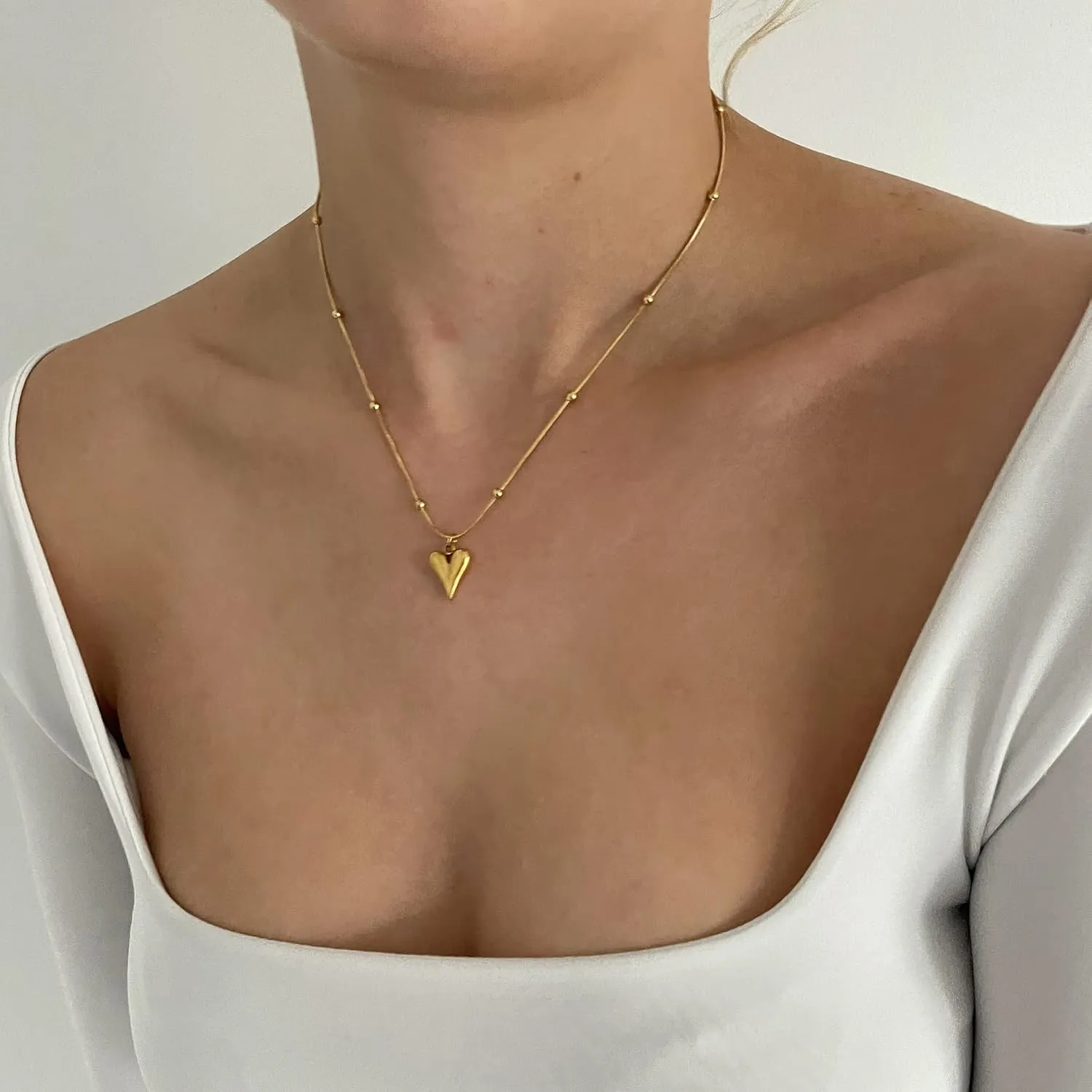Tewiky Cute Heart Necklace Tiny 14k Gold Heart Pendant Choker Necklaces Small Gold Love Open Heart Chain Necklace for Women Dainty Gold Necklace Gifts for Her