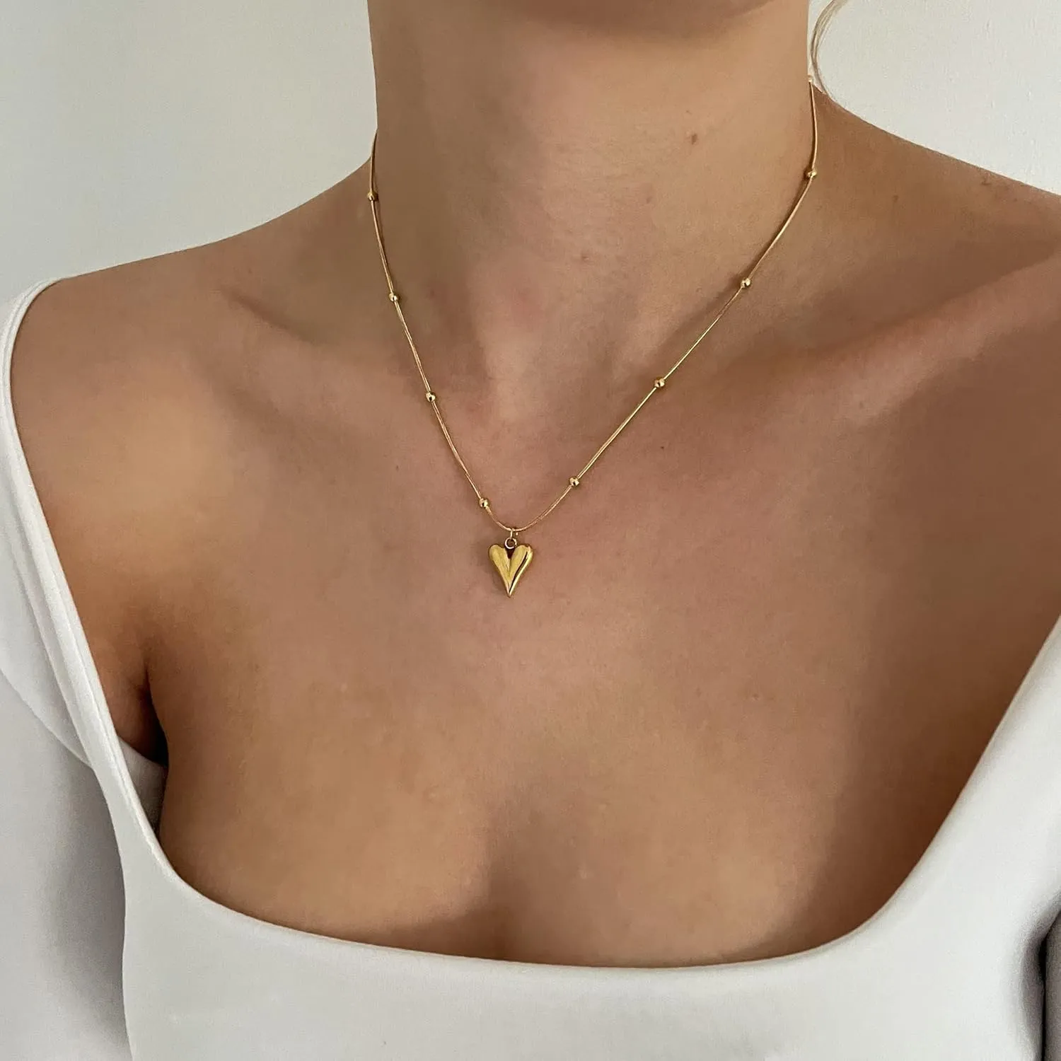 Tewiky Cute Heart Necklace Tiny 14k Gold Heart Pendant Choker Necklaces Small Gold Love Open Heart Chain Necklace for Women Dainty Gold Necklace Gifts for Her