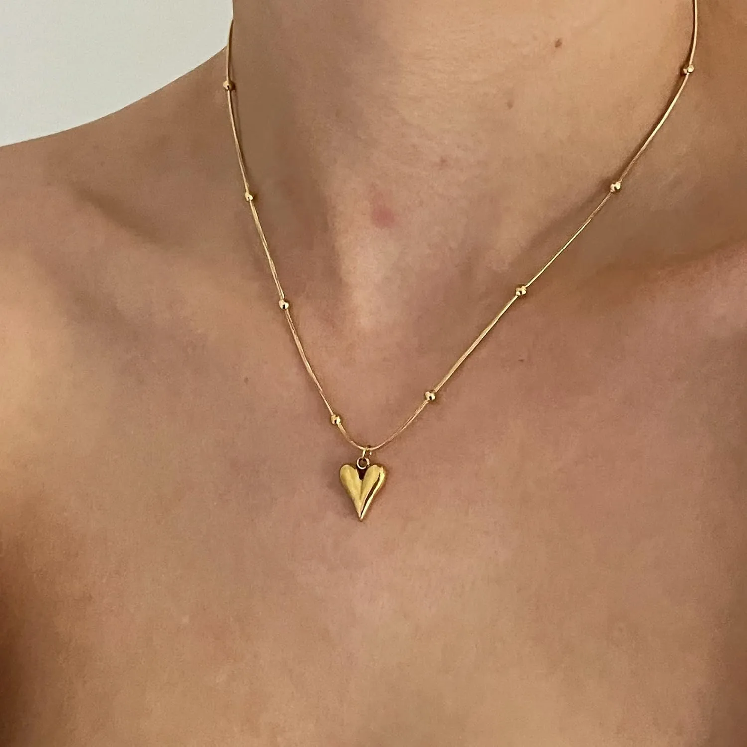 Tewiky Cute Heart Necklace Tiny 14k Gold Heart Pendant Choker Necklaces Small Gold Love Open Heart Chain Necklace for Women Dainty Gold Necklace Gifts for Her