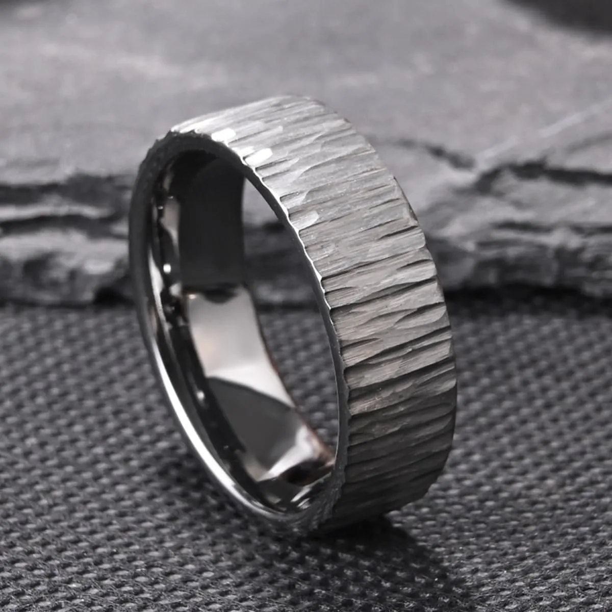 Tungsten Carbide Ring for Men Women 8mm Silvery Hammered Bark Textured Classic Men's Wedding Bands Polished Comfortable Fit Suitable for Party Anniversary