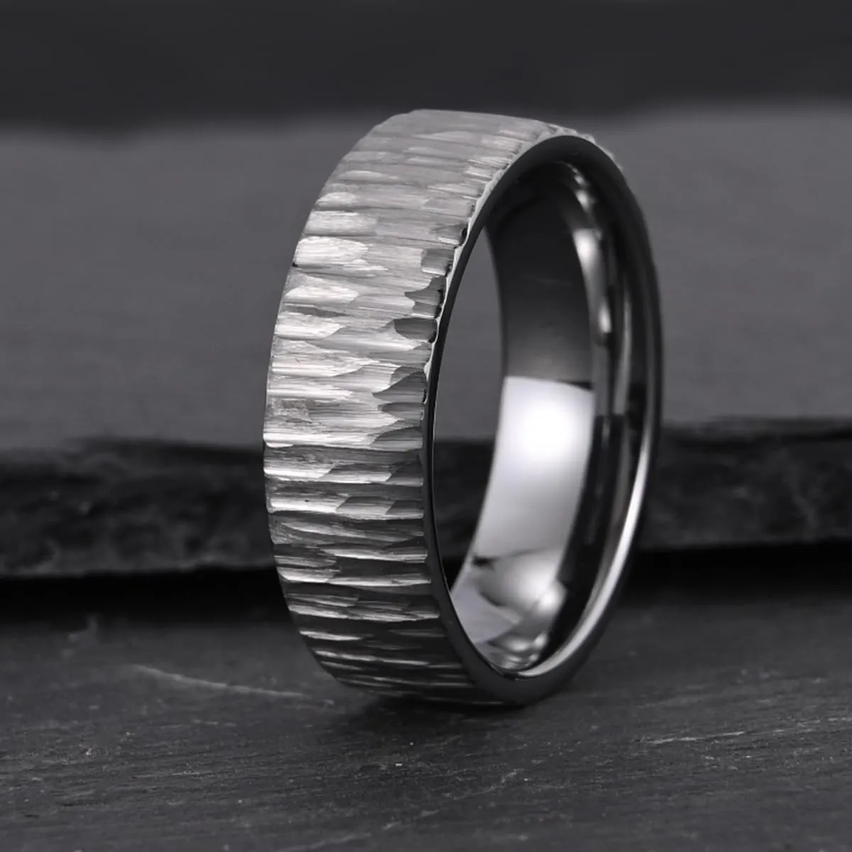 Tungsten Carbide Ring for Men Women 8mm Silvery Hammered Bark Textured Classic Men's Wedding Bands Polished Comfortable Fit Suitable for Party Anniversary