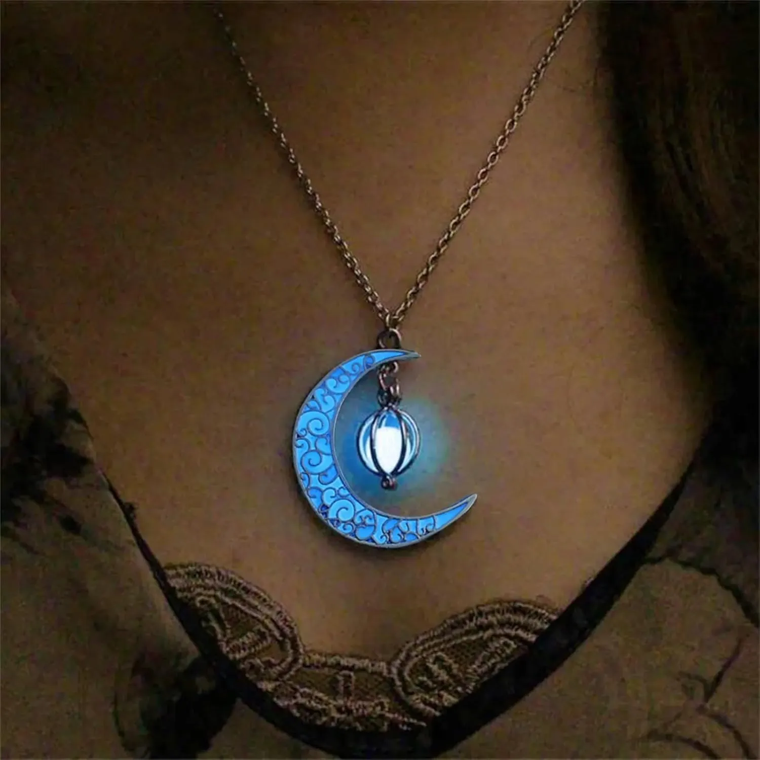Womens Luminous Moon Pendants Necklace Chain Choker Glow in The Dark Necklace Jewellery Gifts