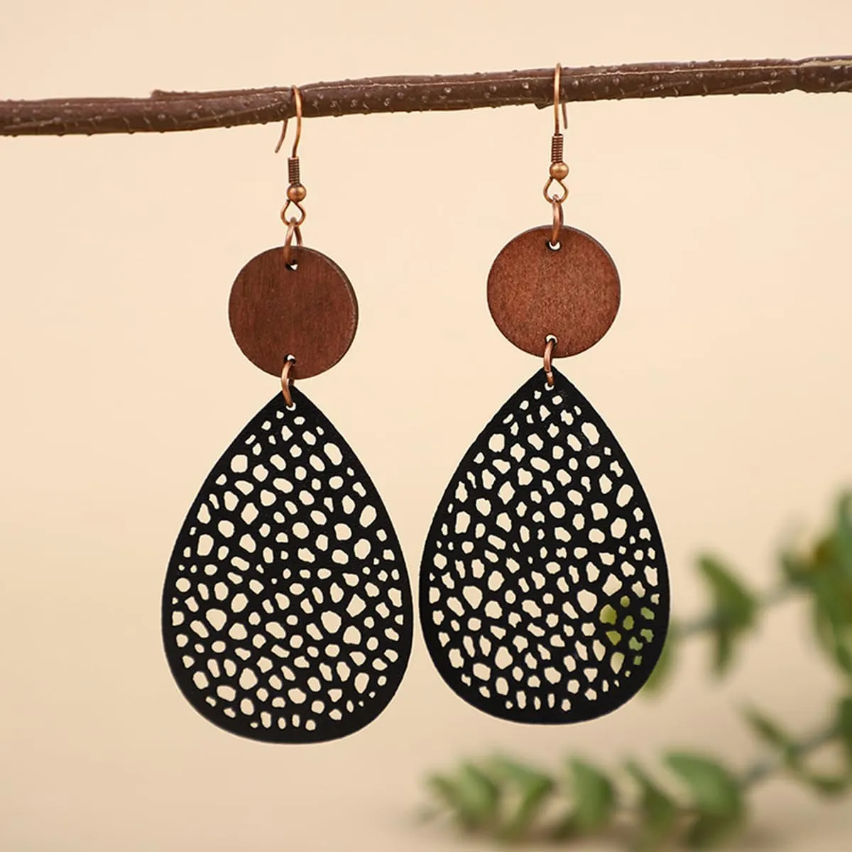 Wooden Leather Earrings Round Geometric Earrings Vintage Hollow Out Circle Earrings Lightweight Statement Jewelry for Women